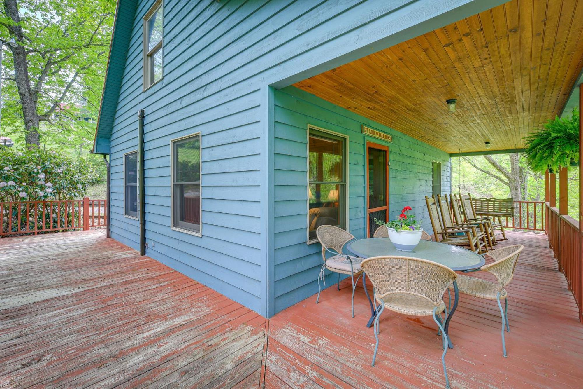 Quaint Blue Ridge Cabin Rental With On-Site Stream! Sparta Екстериор снимка
