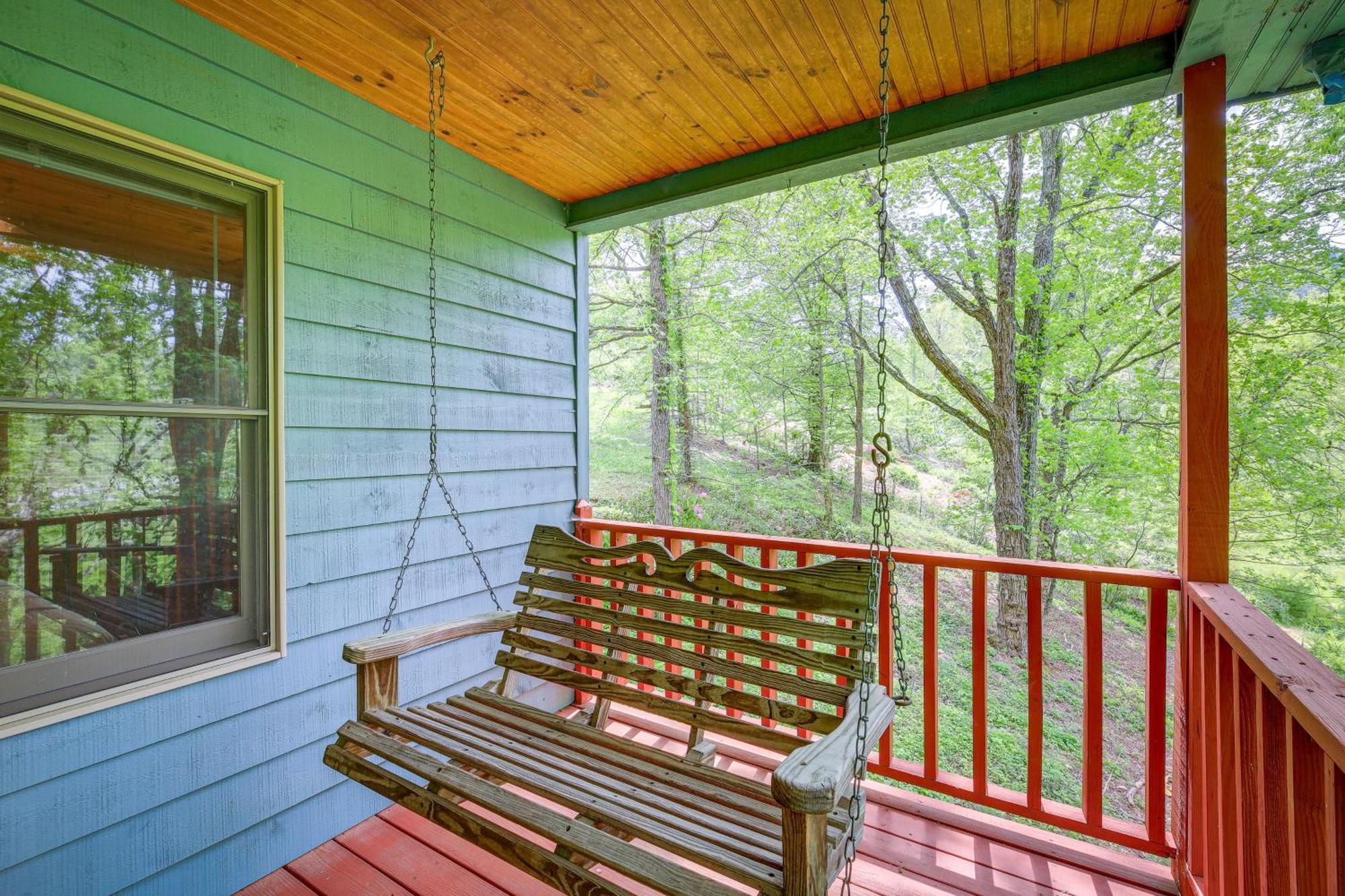 Quaint Blue Ridge Cabin Rental With On-Site Stream! Sparta Екстериор снимка