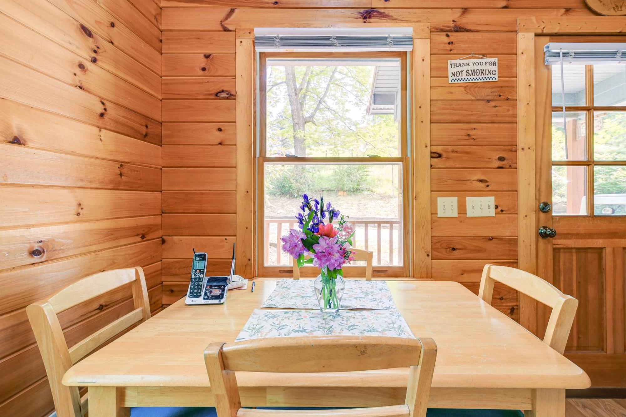 Quaint Blue Ridge Cabin Rental With On-Site Stream! Sparta Екстериор снимка
