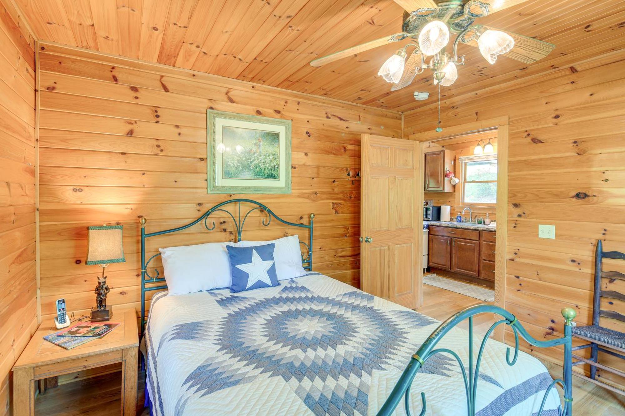 Quaint Blue Ridge Cabin Rental With On-Site Stream! Sparta Екстериор снимка